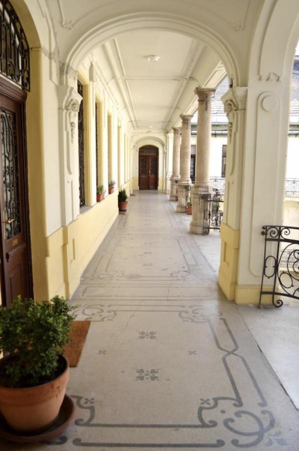 A10 Alkotmany B Apartment بودابست المظهر الخارجي الصورة